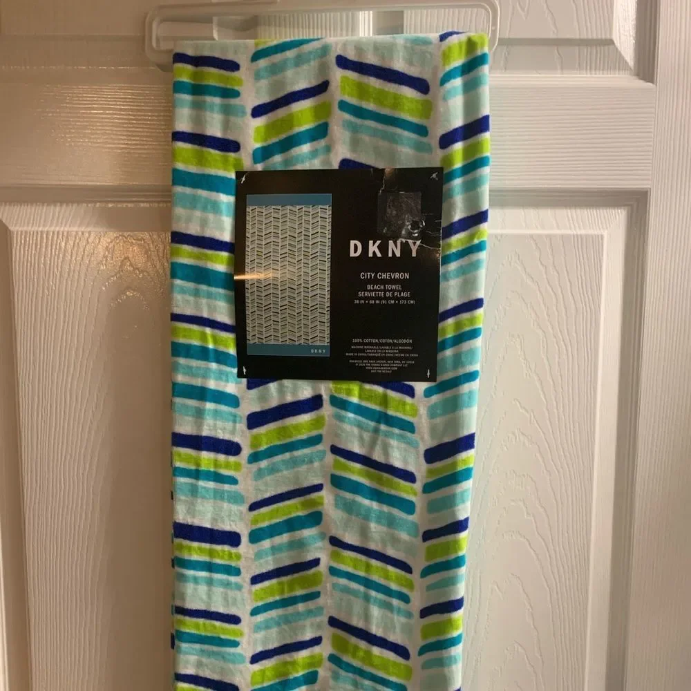 NWT DKNY City Chevron beach towel